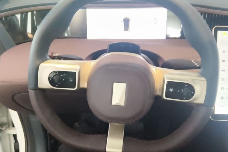Used Avatr 11 2025 Year Updated Max Extended-Range Version Steering Wheel