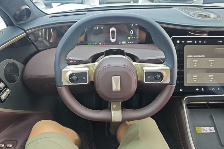 Used Avatr 11 2025 Year Updated Max Extended-Range Version Steering Wheel