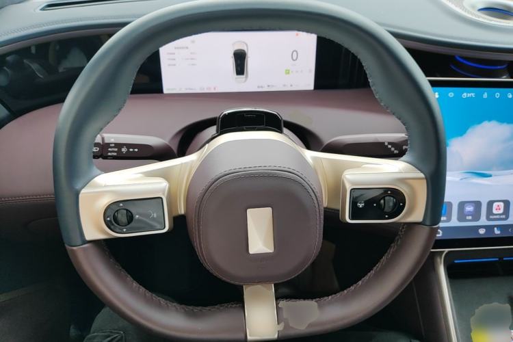 Used Avatr 11 2025 Year Updated Max Extended-Range Version Steering Wheel