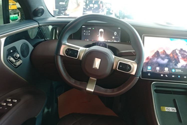 Used Avatr 11 2025 Year Updated Max Extended-Range Version Steering Wheel