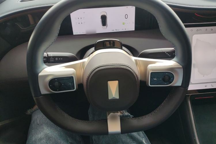 Used Avatr 11 2025 Ultra Extended-Range Edition Steering Wheel