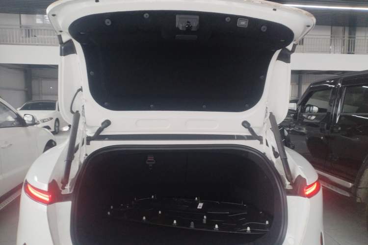 Used Avatr 11 2025 Ultra Extended-Range Edition Trunk