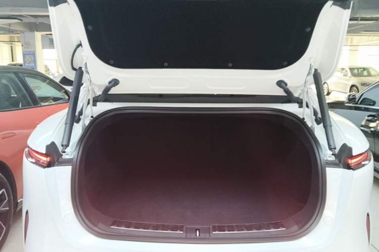 Used Avatr 11 2025 Year Updated Max Extended-Range Version Trunk