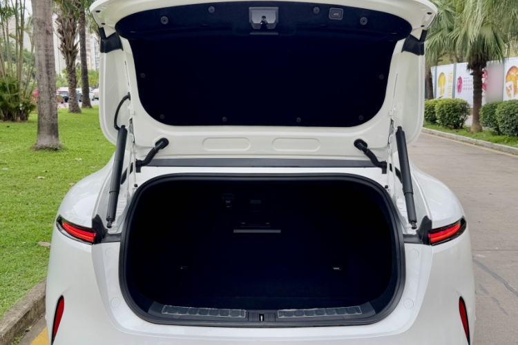 Used Avatr 11 2025 Max All-Electric Four-Wheel Drive Trunk