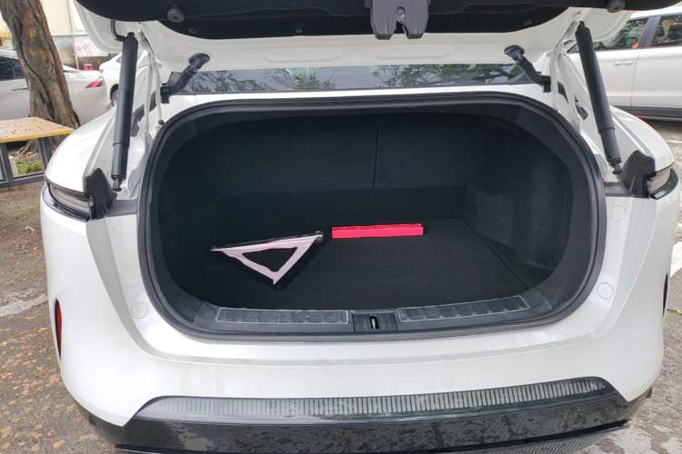 Used Avatr 11 2025 Year Updated Max Extended-Range Version Trunk