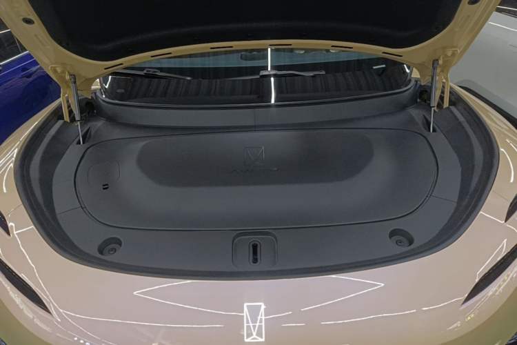 Used Avatr 11 2025 Max Extended-Range Edition Engine Bay