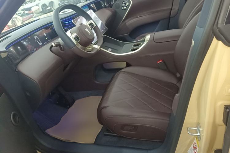 Used Avatr 11 2025 Max Extended-Range Edition Left Front Seat