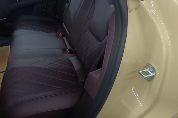 Used Avatr 11 2025 Max Extended-Range Edition Left Rear Seat