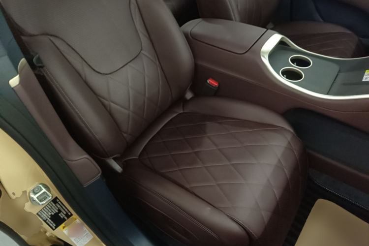 Used Avatr 11 2025 Max Extended-Range Edition Right Front Seat