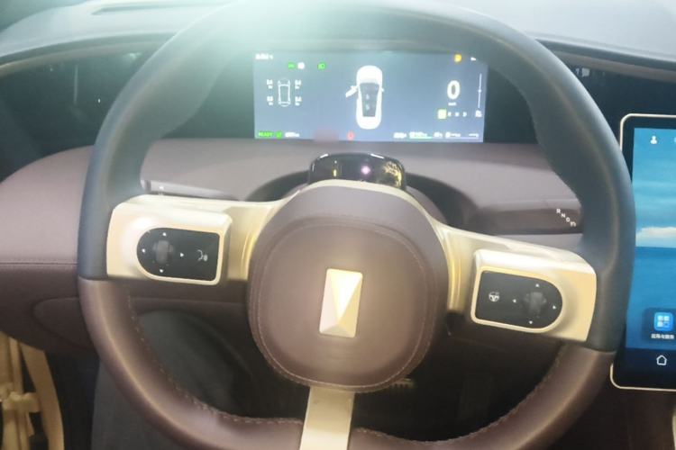 Used Avatr 11 2025 Year Updated Max Extended-Range Version Steering Wheel