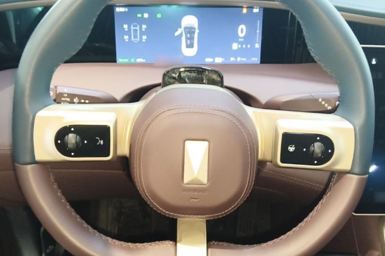 Used Avatr 11 2025 Year Updated Max Extended-Range Version Steering Wheel
