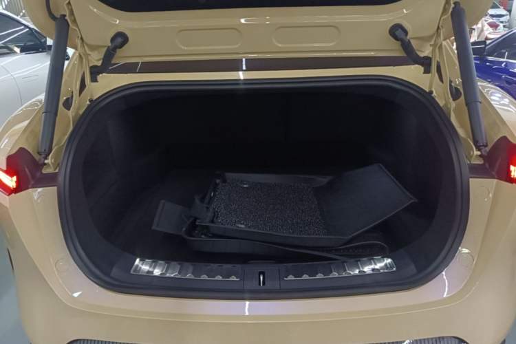 Used Avatr 11 2025 Max Extended-Range Edition Trunk
