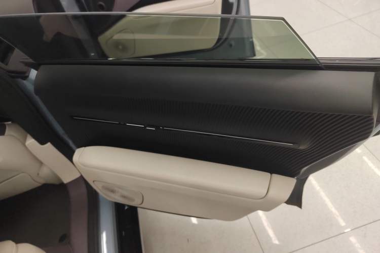 Used Avatr 12 2023 700 Three-Laser Rear-Wheel Drive Luxury Edition Right Rear Door Interior