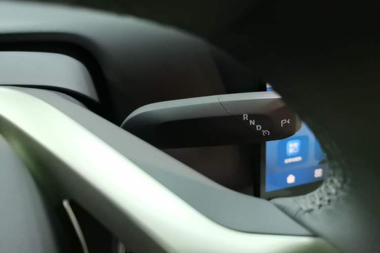 Used Avatr 12 2023 650 Three-Laser Four-Wheel Drive Performance Edition Gear Lever