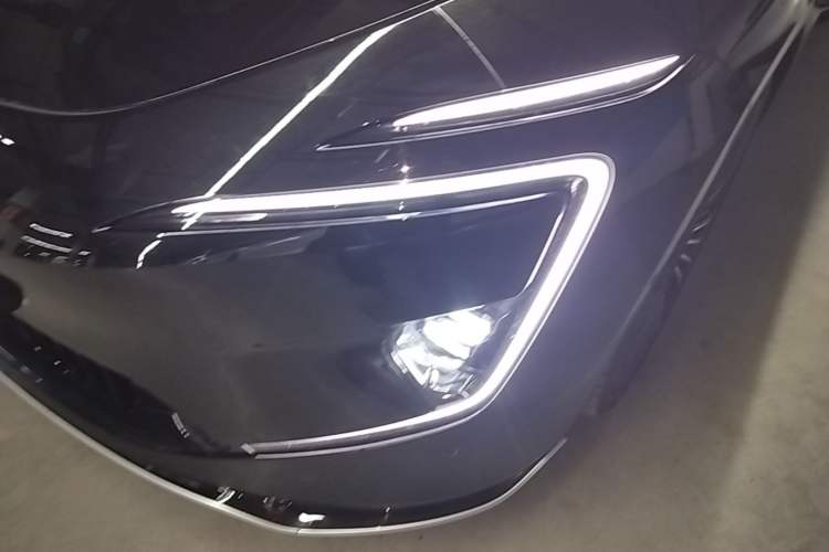Used Avatr 12 2023 650 Three-Laser Four-Wheel Drive Performance Edition Left Front Headlight