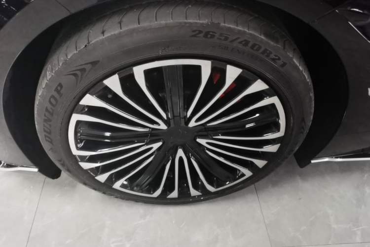 Used Avatr 12 2023 650 Three-Laser Four-Wheel Drive Performance Edition Left Front Wheel Hub