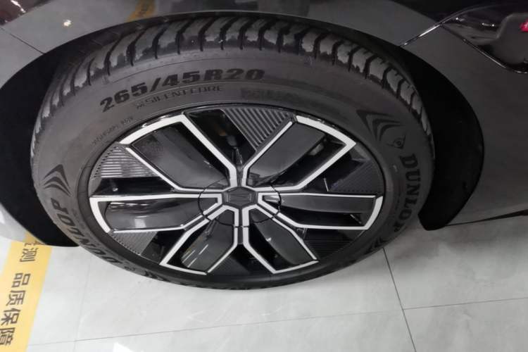 Used Avatr 12 2023 700 Three-Laser Rear-Wheel Drive Luxury Edition Left Front Wheel Hub