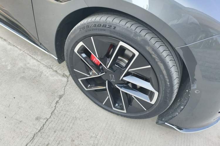 Used Avatr 12 2023 650 Three-Laser Four-Wheel Drive Performance Edition Right Front Wheel Hub