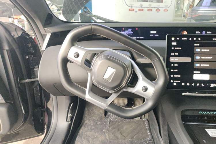 Used Avatr 12 2023 700 Three-Laser Rear-Wheel Drive Luxury Edition Steering Wheel