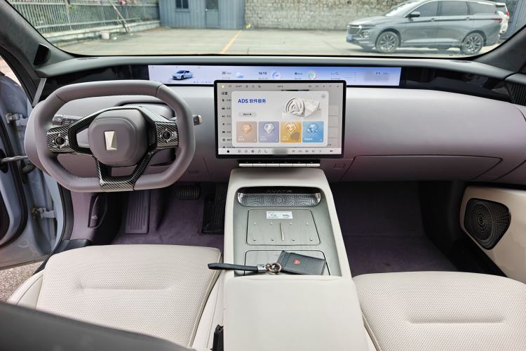 Used Avatr 12 2023 650 Three-Laser Four-Wheel Drive Performance Edition Center Console