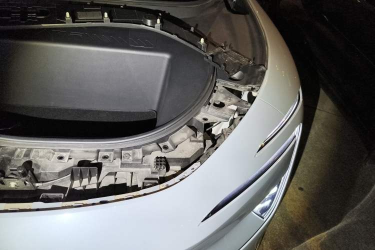 Used Avatr 12 2023 650 Three-Laser Four-Wheel Drive Performance Edition Engine Bay Left
