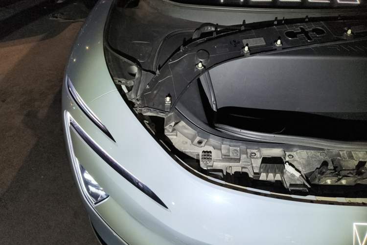 Used Avatr 12 2023 650 Three-Laser Four-Wheel Drive Performance Edition Engine Bay Right