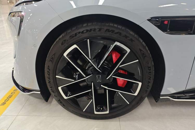 Used Avatr 12 2023 700 Three-Laser Rear-Wheel Drive Luxury Edition Exterior 2