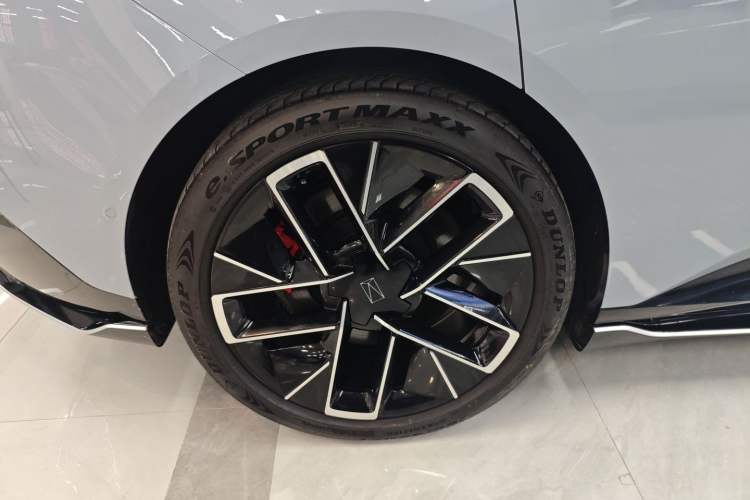 Used Avatr 12 2023 700 Three-Laser Rear-Wheel Drive Luxury Edition Exterior 3