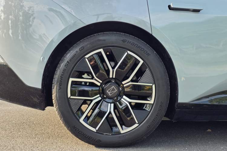 Used Avatr 12 2023 700 Three-Laser Rear-Wheel Drive Luxury Edition Exterior 8