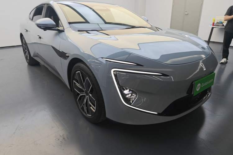 Used Avatr 12 2023 700 Three-Laser Rear-Wheel Drive Luxury Edition Front Right 45 Deg