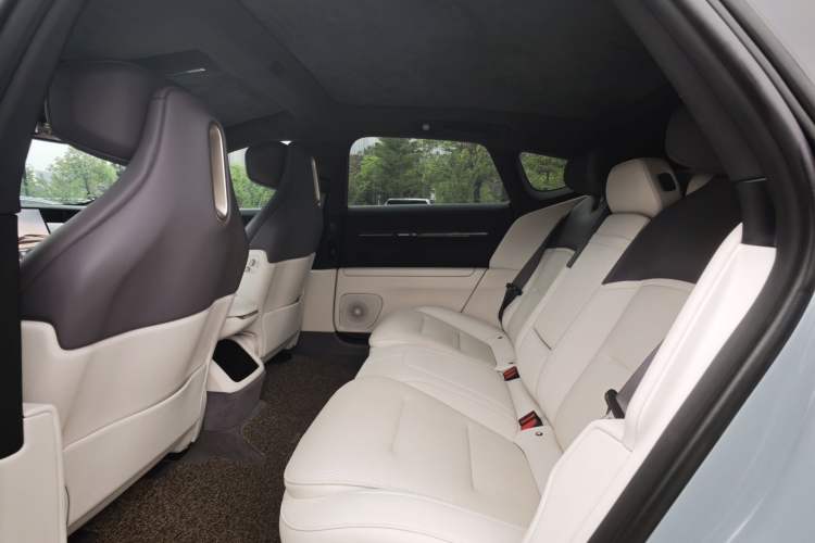 Used Avatr 12 2023 700 Three-Laser Rear-Wheel Drive Luxury Edition Interior 3