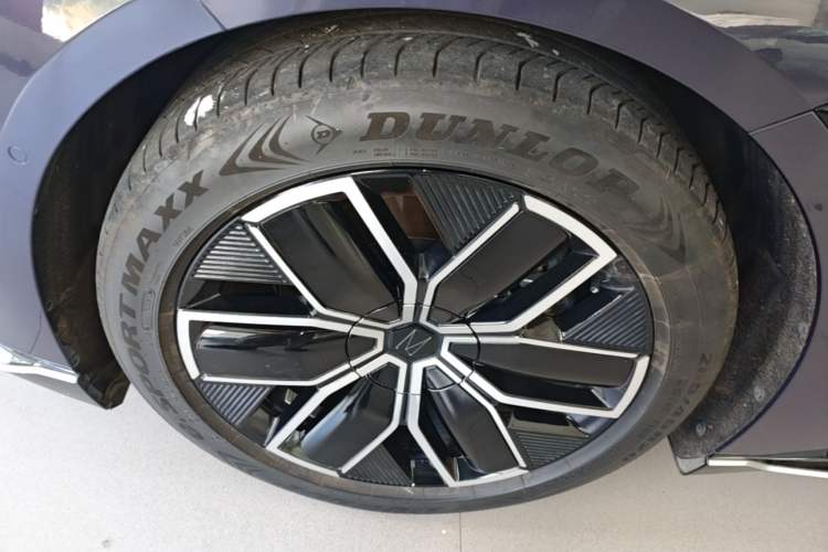 Used Avatr 12 2023 650 Three-Laser Four-Wheel Drive Performance Edition Left Front Wheel Hub