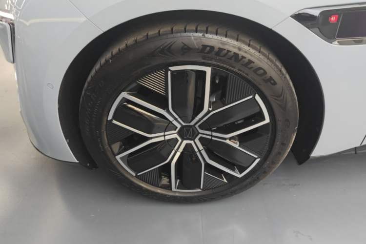 Used Avatr 12 2023 700 Three-Laser Rear-Wheel Drive Luxury Edition Left Front Wheel Hub