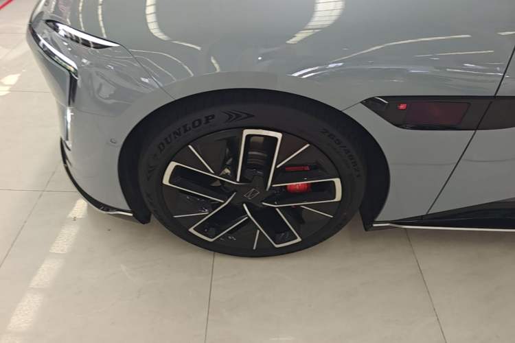 Used Avatr 12 2023 650 Three-Laser Four-Wheel Drive Performance Edition Left Front Wheel Hub