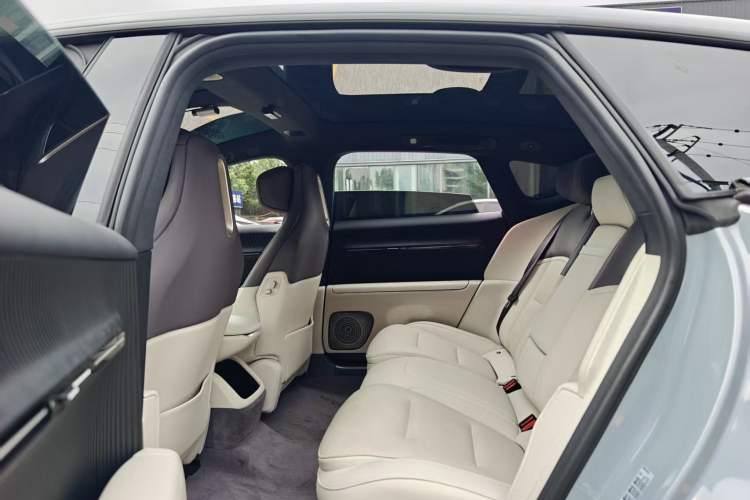 Used Avatr 12 2023 650 Three-Laser Four-Wheel Drive Performance Edition Left Rear Seat