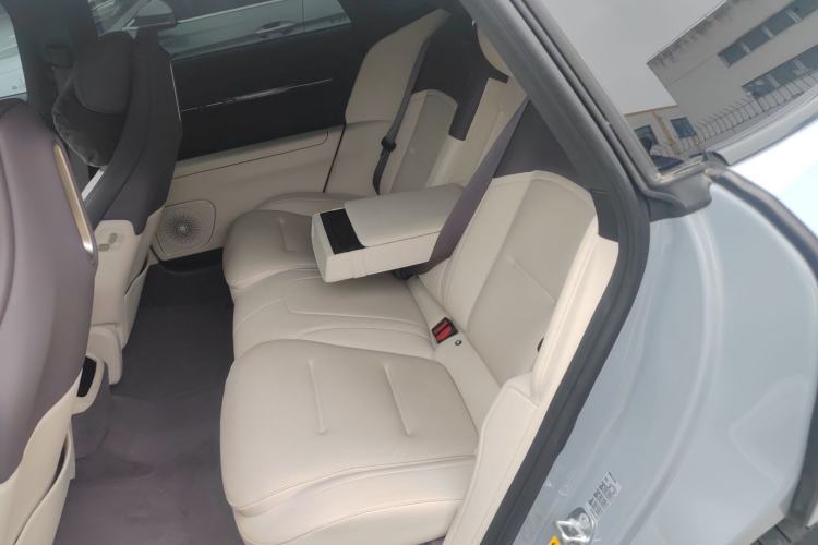 Used Avatr 12 2023 650 Three-Laser Four-Wheel Drive Performance Edition Left Rear Seat