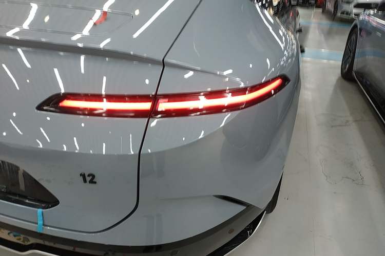 Used Avatr 12 2023 650 Three-Laser Four-Wheel Drive Performance Edition Right Rear Taillight