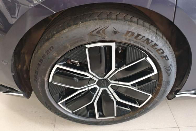 Used Avatr 12 2023 650 Three-Laser Four-Wheel Drive Performance Edition Right Rear Wheel Hub