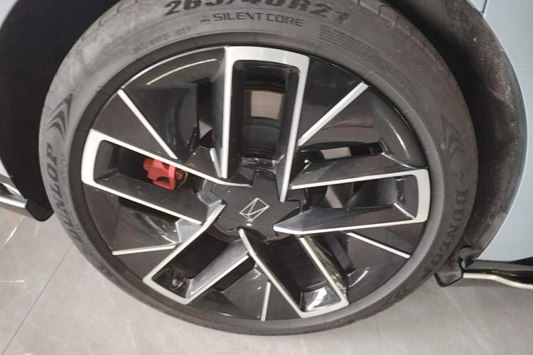 Used Avatr 12 2023 650 Three-Laser Four-Wheel Drive Performance Edition Right Rear Wheel Hub