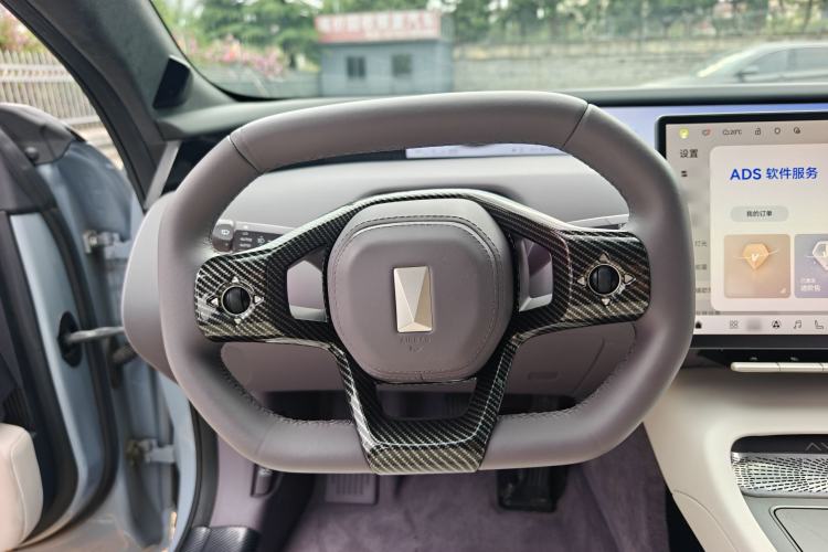 Used Avatr 12 2023 650 Three-Laser Four-Wheel Drive Performance Edition Steering Wheel