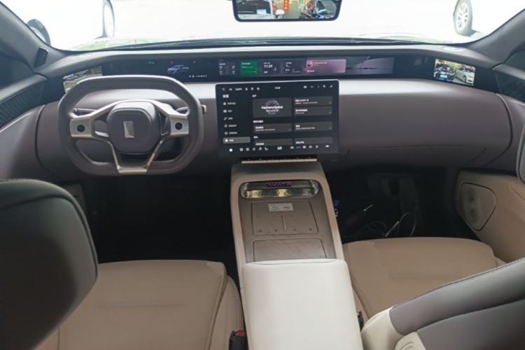 Used Avatr 12 2023 700 Three-Laser Rear-Wheel Drive Luxury Edition Center Console