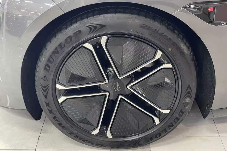 Used Avatr 12 2023 700 Three-Laser Rear-Wheel Drive Luxury Edition Exterior 4