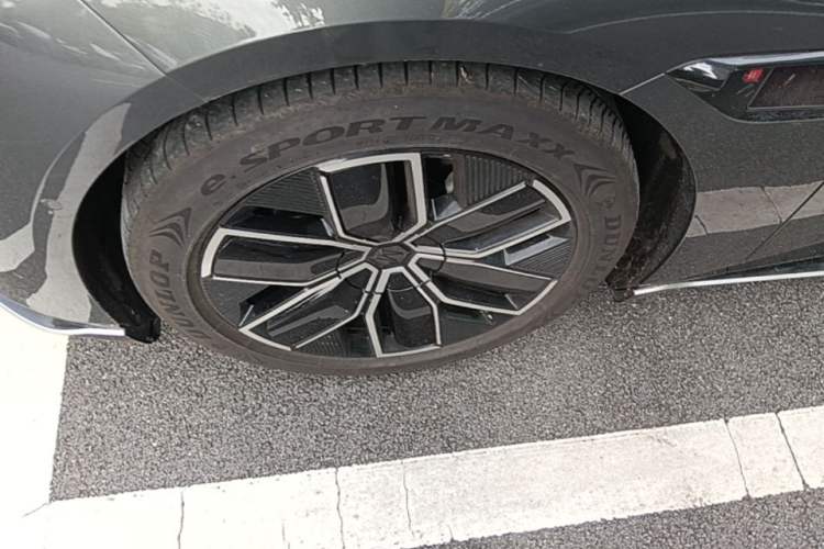 Used Avatr 12 2023 700 Three-Laser Rear-Wheel Drive Luxury Edition Left Front Wheel Hub