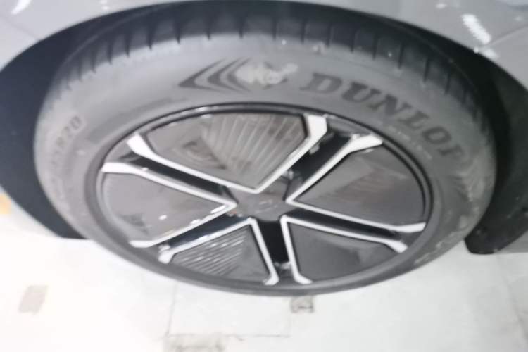 Used Avatr 12 2023 700 Three-Laser Rear-Wheel Drive Luxury Edition Left Front Wheel Hub