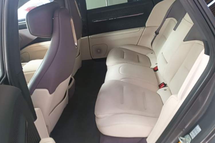 Used Avatr 12 2023 700 Three-Laser Rear-Wheel Drive Luxury Edition Left Rear Seat