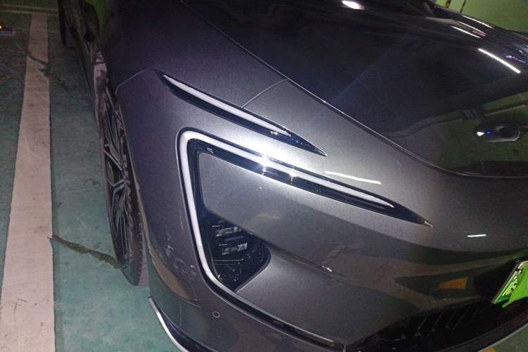 Used Avatr 12 2023 700 Three-Laser Rear-Wheel Drive Luxury Edition Right Front Headlight