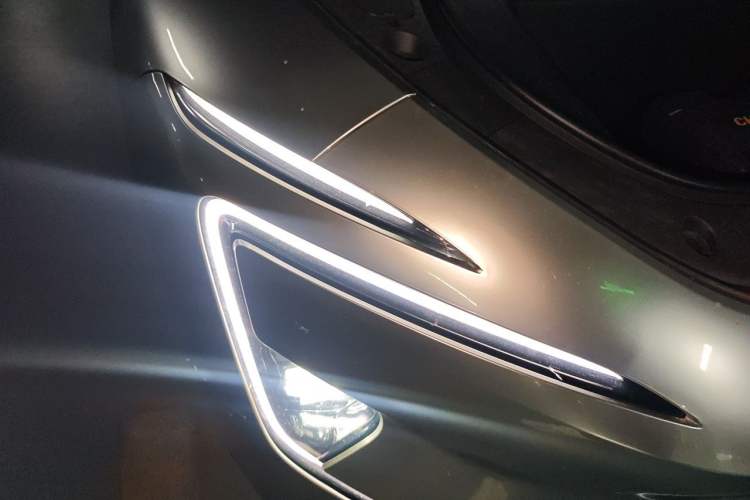 Used Avatr 12 2023 700 Three-Laser Rear-Wheel Drive Luxury Edition Right Front Headlight