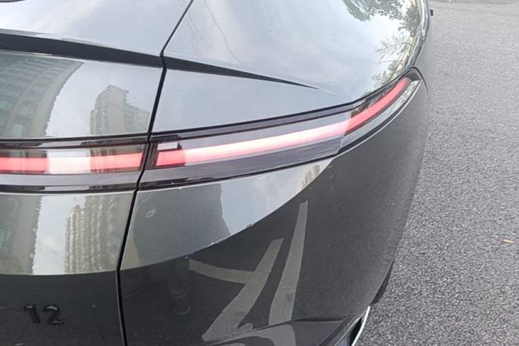 Used Avatr 12 2023 700 Three-Laser Rear-Wheel Drive Luxury Edition Right Rear Taillight