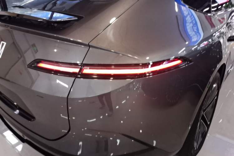 Used Avatr 12 2023 700 Three-Laser Rear-Wheel Drive Luxury Edition Right Rear Taillight
