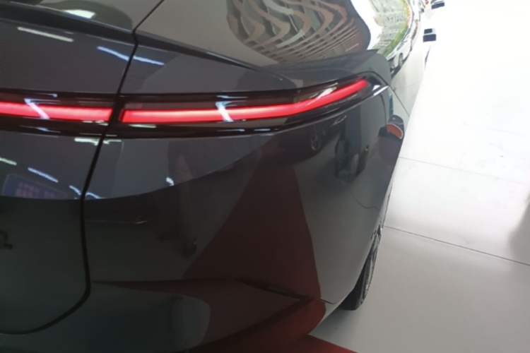Used Avatr 12 2023 700 Three-Laser Rear-Wheel Drive Luxury Edition Right Rear Taillight